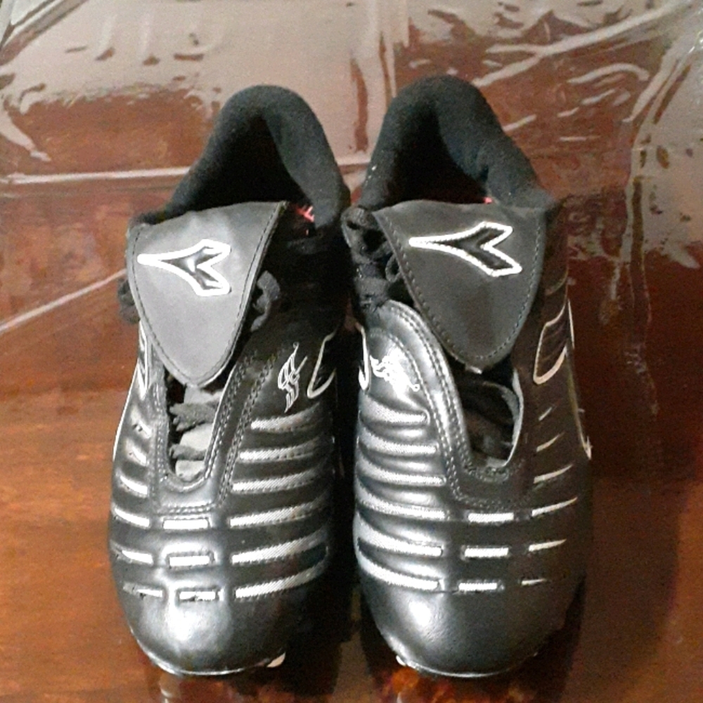 Soccercleat Diadora NWOT, black, never worn